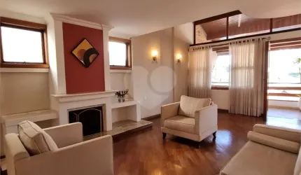 Exclusividade e lazer no Barro Branco – Casa em condomínio com 4 suítes e espaço gourmet!