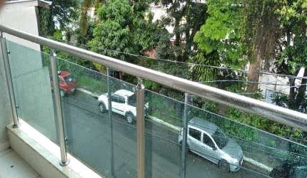 Sobrado seminovo no Jardim Paraiso com 37 metros de quintal