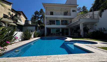 Mansão de altíssimo padrão na melhor localização do Tremembé