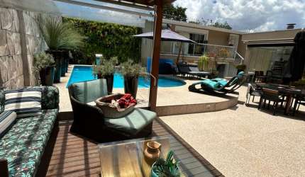 Casa alto padrão, 700 metros, 4 suíte e 5 vagas no Horto Florestal
