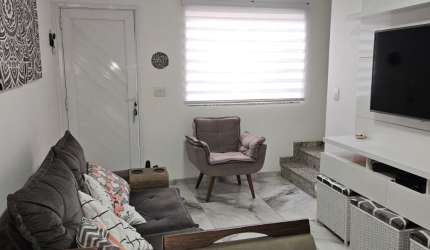 Sobrado em condomínio fechado, próximo do metrô Tucuruvi, 3 dormitórios 2 suítes e 1 vaga