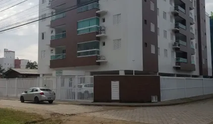 Apartamento Exclusivo na Praia das Toninhas – Conforto e Sofisticação a Poucos Passos do Mar!