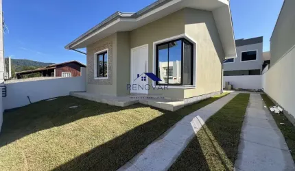 Casa Ampla com Suíte e Área de Fundos – Lisboa III, Forquilhas – São José/SC