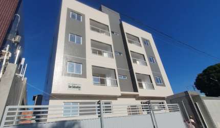 EXCELENTE APARTAMENTO, COM ACABAMENTO DIFERENCIADO, PRÉDIO POSSUINDO ÁREA DE LAZER