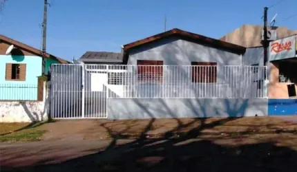 Casa Térrea 3 Dormitórios com Garagem e Churrasqueira na Av. Barão Bairro Boqueirão