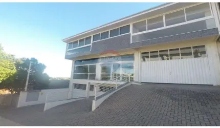 Conjunto Comercial Moderno no Centro de Passo Fundo