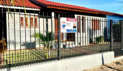 Casa a venda com 03 dormitórios em Não-Me-Toque