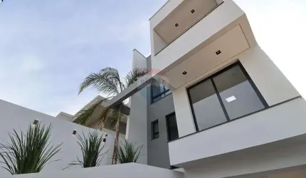 Sobrado Novo com 3 Dormitórios à venda na Lucas Araújo