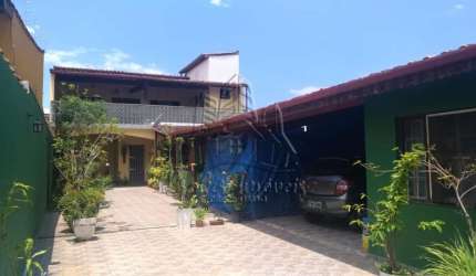SOBRADO AMPLO COM 2 dormitórios, varanda e edícula no Morro do Algodão.
