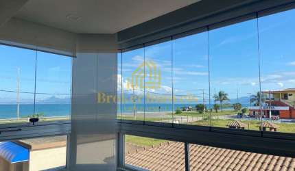 Apartamento lindo e reformado com linda vista para o mar do Massaguaçu no condomínio Canoas, frente ao mar.