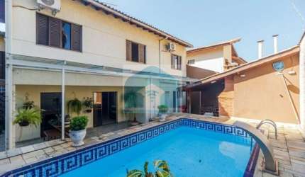 Belíssimo sobrado com 4 dormitórios 2 suítes 4 vagas, piscina 352 m² a Venda Por R$ 2.000.000