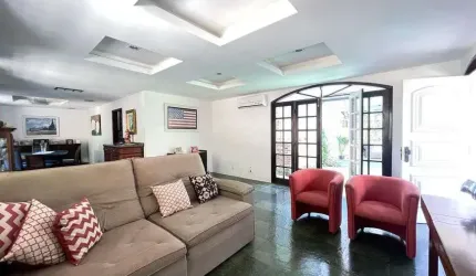 Apartamento para venda tem 320 metros quadrados com 3 quartos em Piratininga - Niterói - RJ