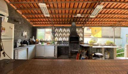 Casa com 4 dormitórios à venda, 330 m² por R$ 950.000,00 - João Pinheiro - Belo Horizonte/MG