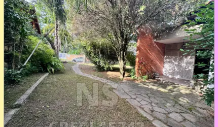 Casa Térrea Espaçosa com Lazer Completo a Poucos Metros da Orla de Ipanema!
