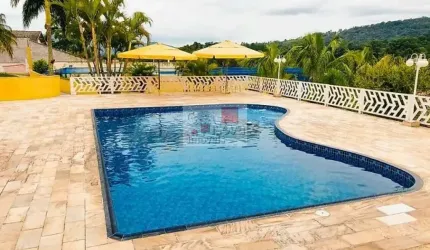 Sítio de alto padrão, com 3.840 m² muito bem planejados e distribuídos.