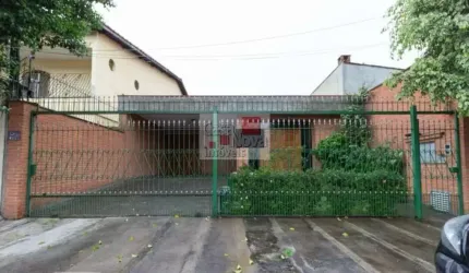 Casa térrea, ampla e bem localizada no Pq. Edu Chaves