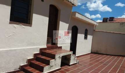 LINDO SOBRADO EM OTIMA LOCALIZAÇÃO