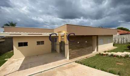CASA NOVA À VENDA - CONDOMÍNIO TERRAS DE SÃO FRANCISCO - Salto de Pirapora/SP.
Área Construída: 150