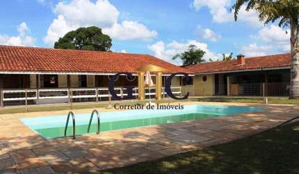 CASA  VENDA - CONDOMÍNIO TERRAS DE SÃO FRANCISCO.
Área Construída: 230 m² / Área Terreno: 1.070 m².