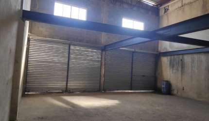 Loja para Locação em Itaboraí, Venda das Pedras, 2 banheiros, 2 vagas