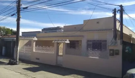 Casa Comercial para Locação em Itaboraí, Rio Várzea, 3 dormitórios, 1 suíte, 2 banheiros, 2 vagas
