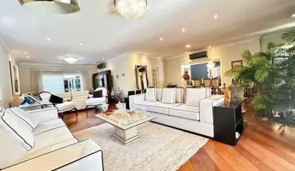 Casa em Condomínio : Triplex / Residencial / Barra da Tijuca
