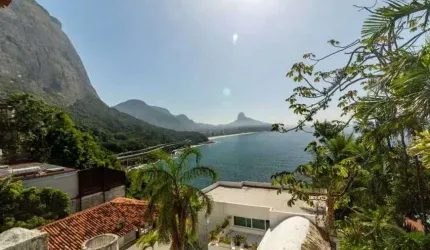 Casa em Condomínio - Triplex / Residencial / Joá