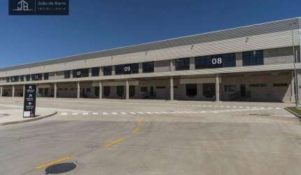 Galpão com 1305m² com 2 docas e modularo