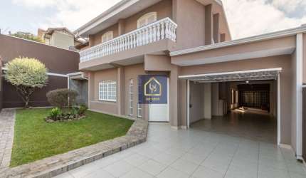 Casa com 3 dormitórios à venda. São 284,16 m² privativos por R$ 1.395.000 no bairro Tingui em Curitiba/PR