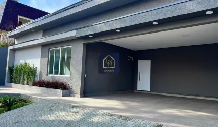 Casa Térrea Alto Padrão com 3 dormitórios à venda. São 284 m² privativos por R$ 2.990.000 no bairro Santo Inácio em Curitiba/PR