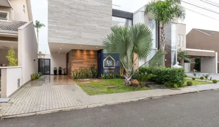 Sobrado Triplex Alto Padrão com 4 dormitórios à venda. São 290 m² privativos por R$ 2.950.000 no bairro Fazendinha em Curitiba/PR