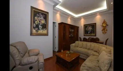 ** CASA TÉRREA COM PISCINA **