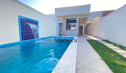 Casa com piscina perto da praia em Itanhaém/SP
