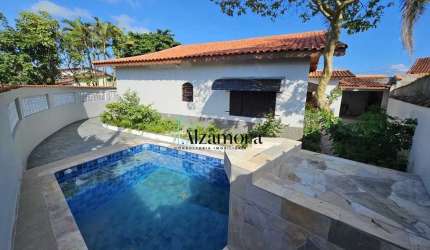 Casa de lote inteiro com piscina e lado praia Agenor de Campos Mongaguá SP