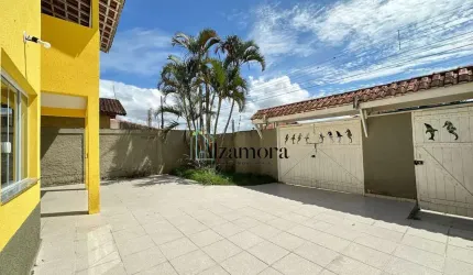 Casa Sobrado em Jd. Grandesp, Itanhaém/SP