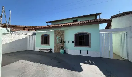 Casa a 500 metros da Praia, 3 dormitórios e piscina!