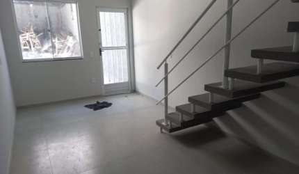 Casa Duplex para Venda em São Gonçalo, Laranjal, 2 dormitórios, 2 banheiros, 1 vaga