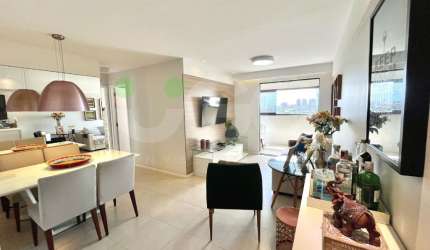 Andar alto, vista livre e com 2 vagas de garagem no Central Park Clube