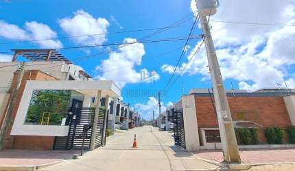 Casa em condomínio fechado com 3 quartos para alugar na Oriente, 350, Parque das Árvores, Parnamirim por R$ 2.702