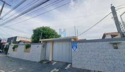 Casa com 3 quartos para alugar na João Ferreira de Melo, 2966, Capim Macio, Natal por R$ 4.500