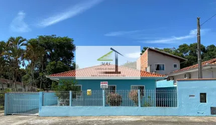 Linda casa à venda de 3 dormitórios em excelente localização em Biguaçu