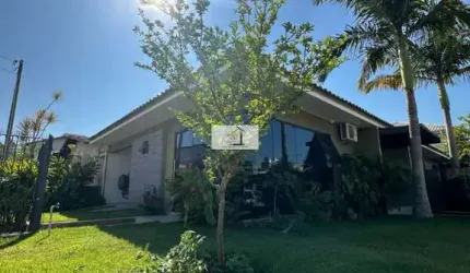 RARIDADE! Excelente casa à venda de 3 dormitórios no Estreito