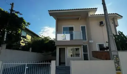 Lindo sobrado para aluguel com 02 quartos e garagem em Palhoça!