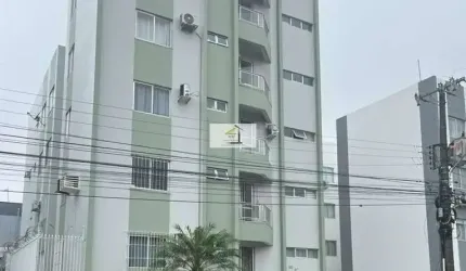 Imóvel bem localizado no Kobrasol de 2 quartos com garagem livre coberta!