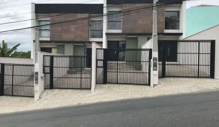 Sobrado à venda no bairro Floresta - Joinville/SC