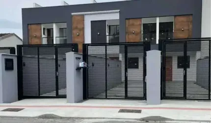 Sobrado à venda no bairro Iririú - Joinville/SC
