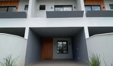 Sobrado à venda no bairro São Marcos - Joinville/SC