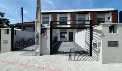 Sobrado à venda no bairro Guanabara - Joinville/SC