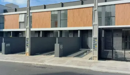 Sobrado à venda no bairro Comasa - Joinville/SC