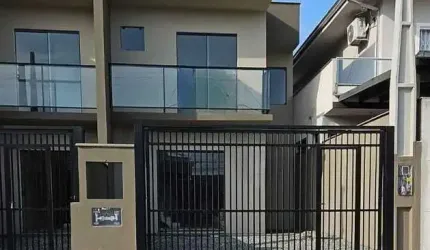 Sobrado à venda no bairro Boa Vista - Joinville/SC
